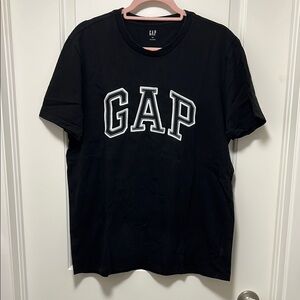 GAP Black Logo T-Shirt